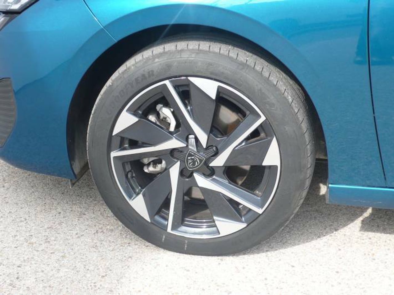 Peugeot 308 1.5 BlueHDi 130  Allure EAT8  - Foto 31