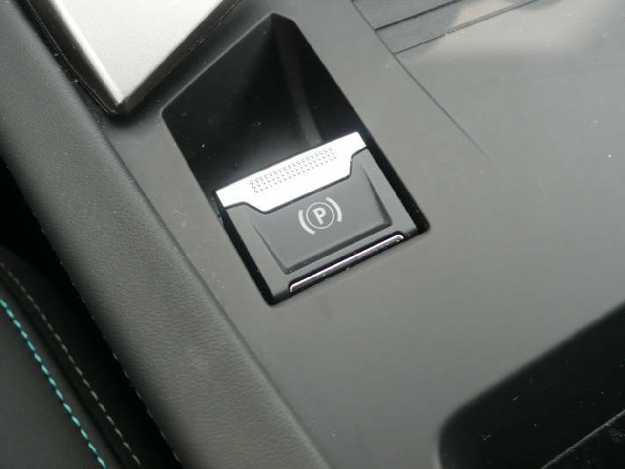 Peugeot 308 1.5 BlueHDi 130  Allure EAT8  - Foto 22