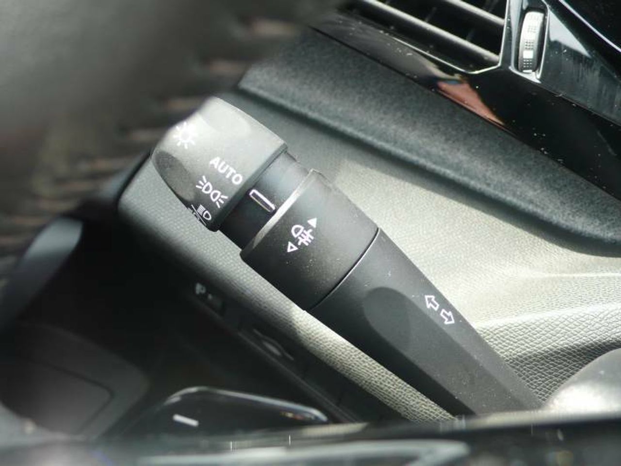 Peugeot 308 1.5 BlueHDi 130  Allure EAT8  - Foto 28