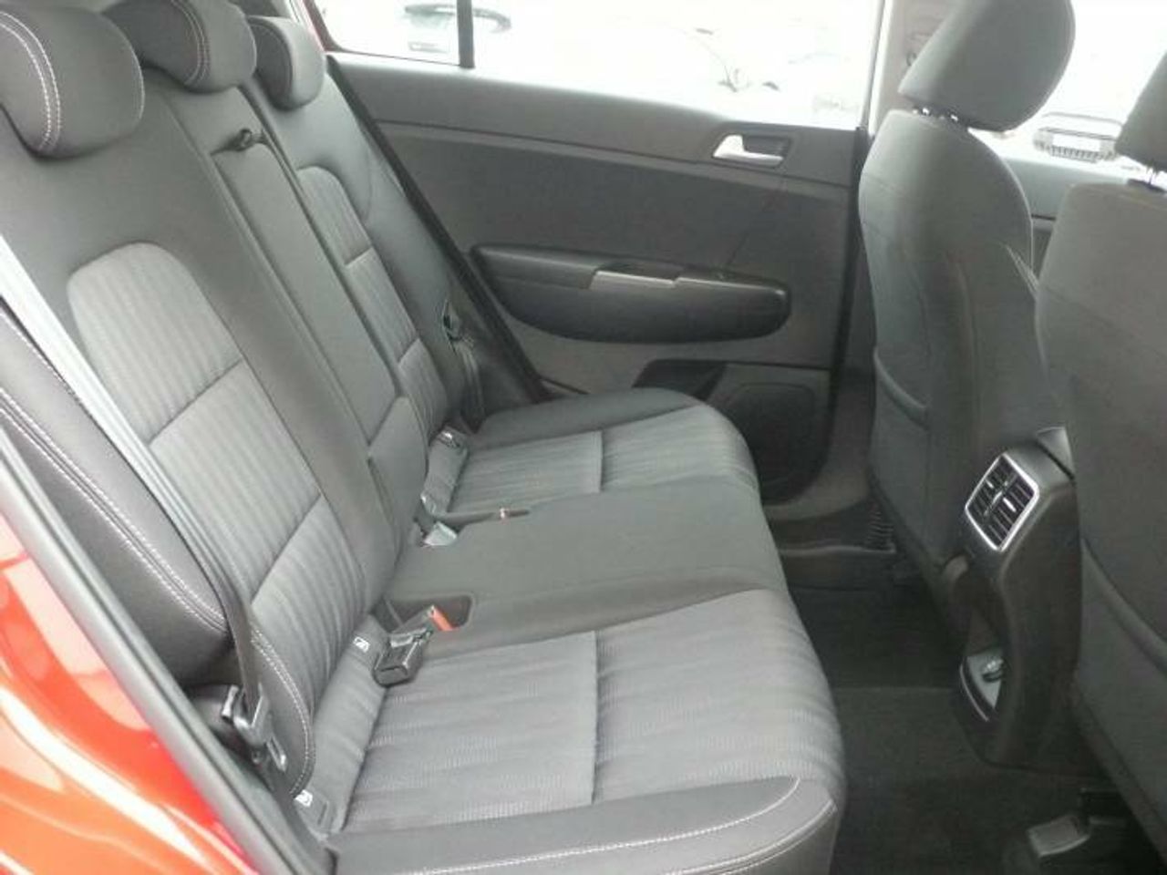 Kia Sportage 1.6 CRDi hybrid Business 2wd 135cv AT7 E6dt  - Foto 11
