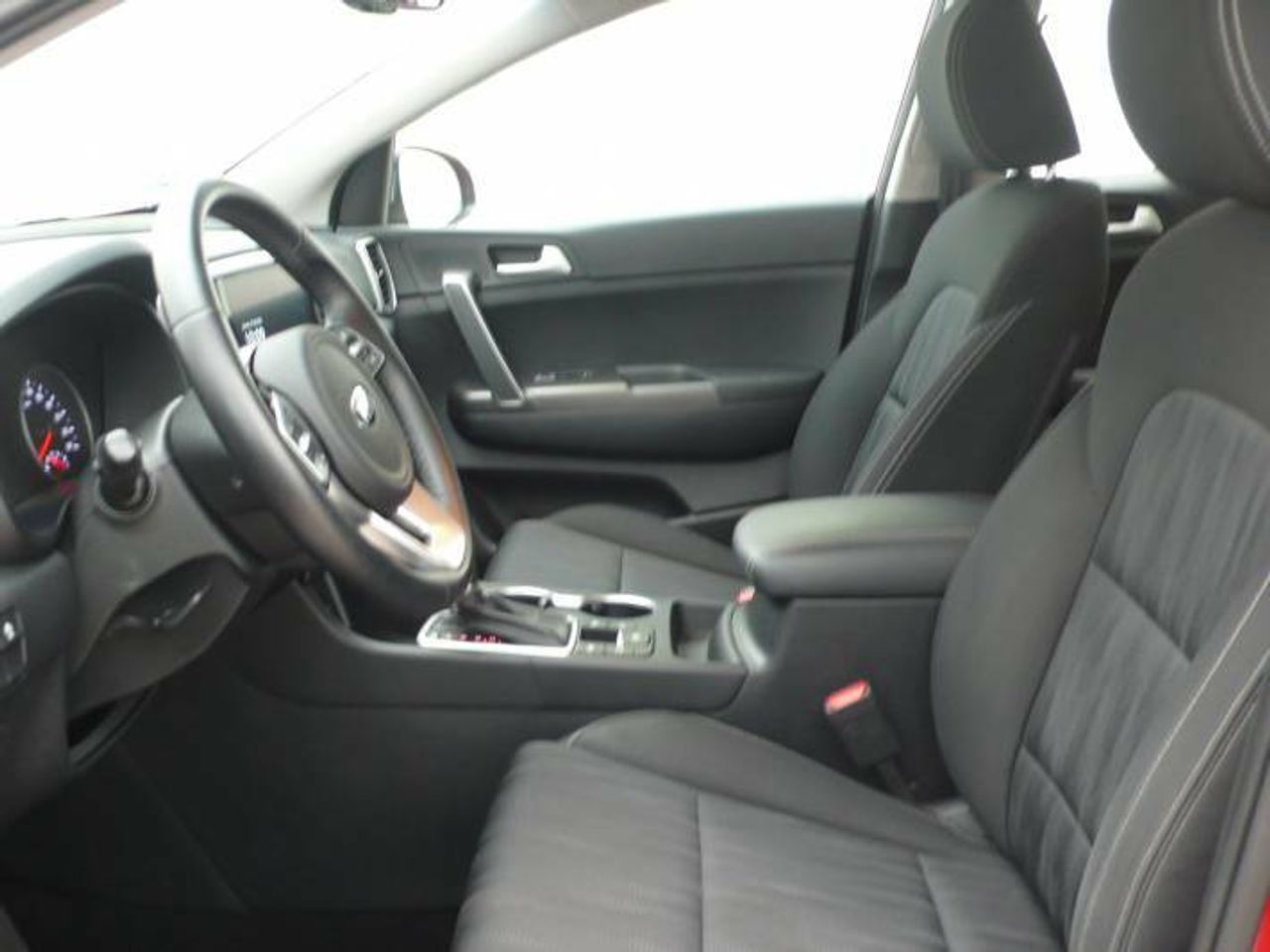Kia Sportage 1.6 CRDi hybrid Business 2wd 135cv AT7 E6dt  - Foto 9