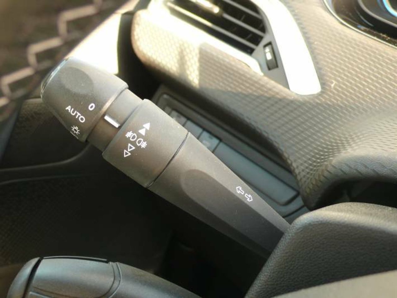 Peugeot 2008 1.2 PureTech S&S ALLURE 110CV  - Foto 13