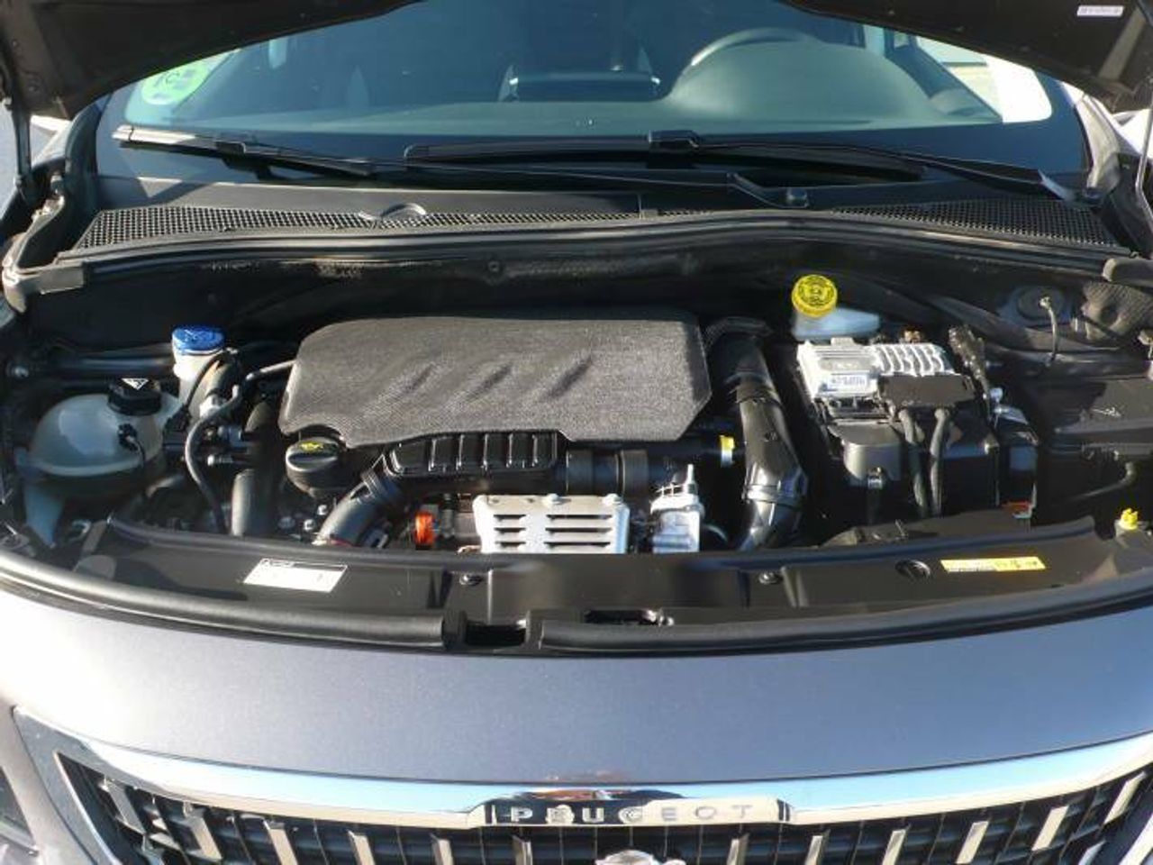 Peugeot 2008 1.2 PureTech S&S ALLURE 110CV  - Foto 37
