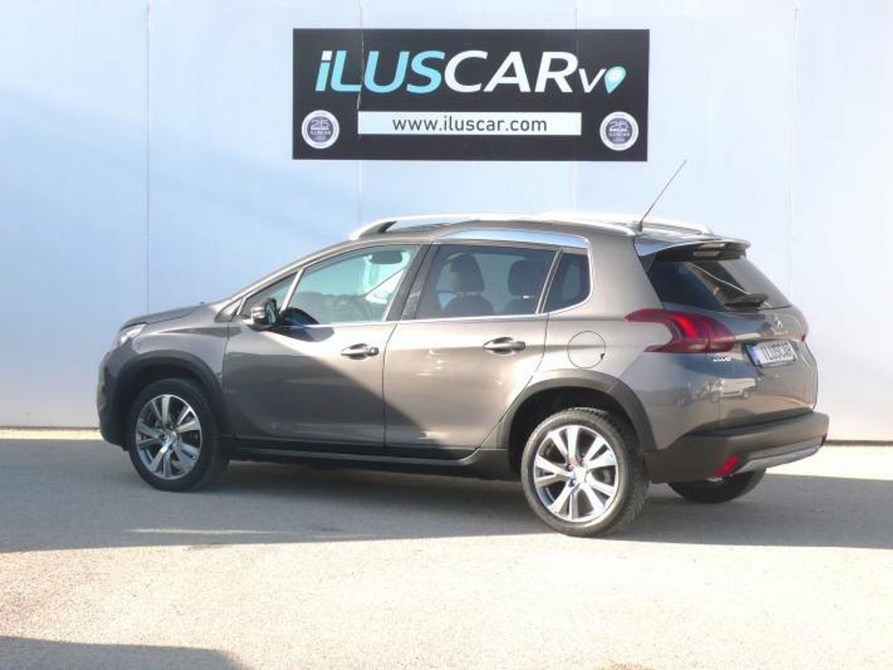 Peugeot 2008 1.2 PureTech S&S ALLURE 110CV  - Foto 6