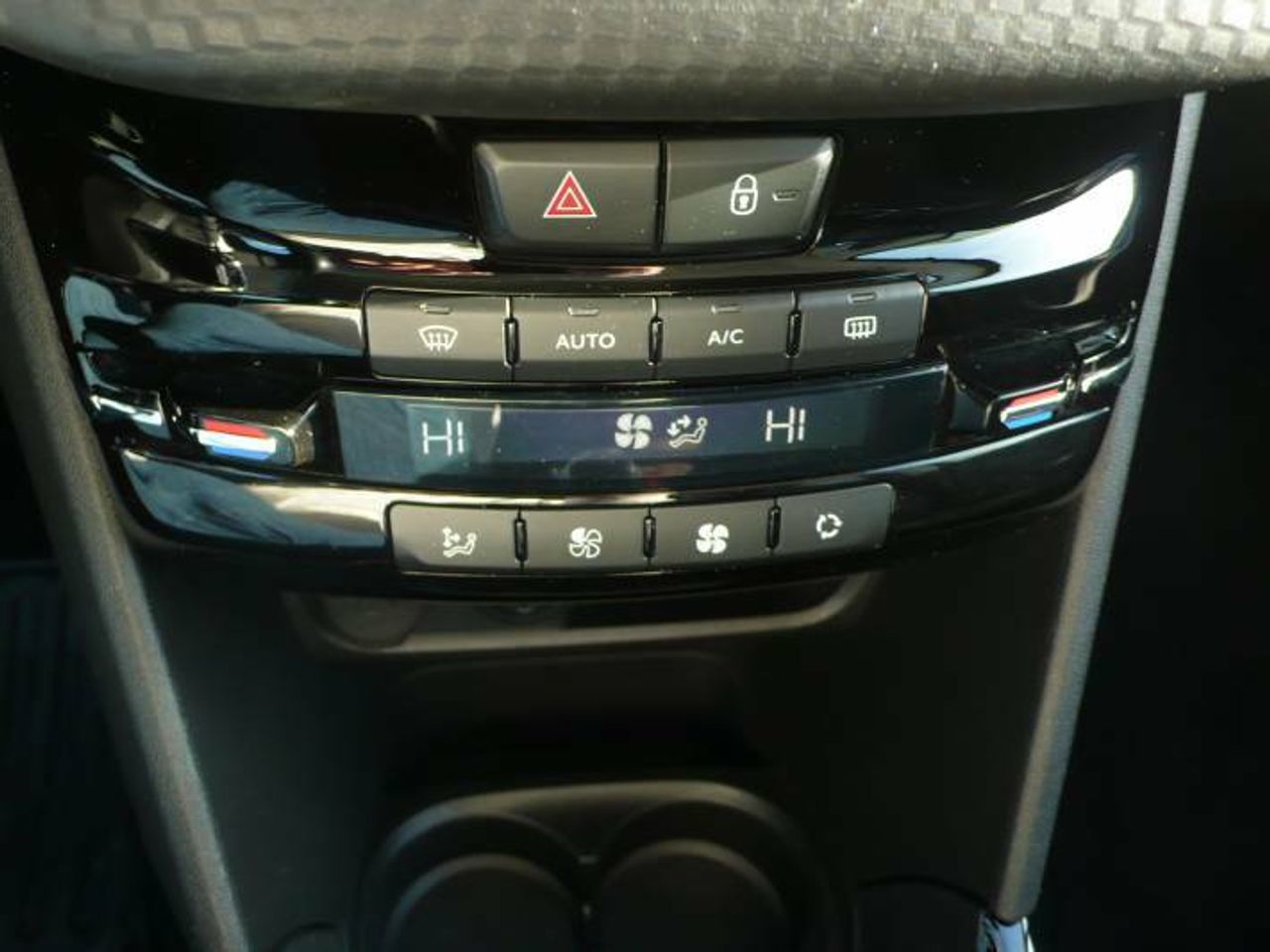 Peugeot 2008 1.2 PureTech S&S ALLURE 110CV  - Foto 20