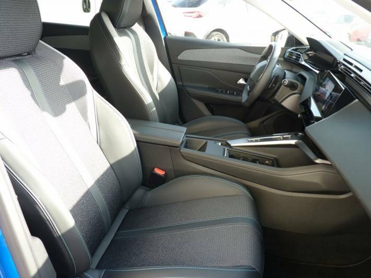 Peugeot 308 1.5 Allure Blue hdi AT8 96 kW 130CV  - Foto 33