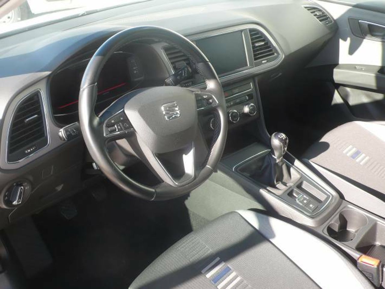 seat leon 2018 / foto grande (2)