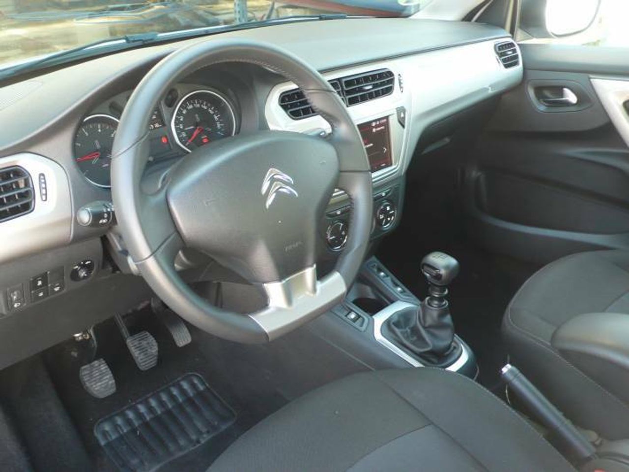 citroën c-elysée 2019 / foto grande (2)