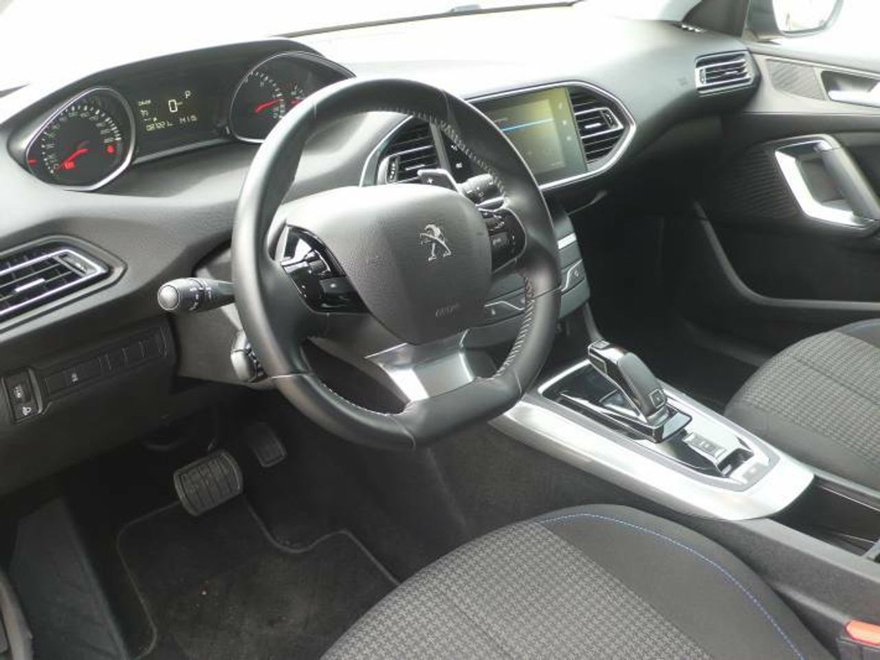 Peugeot 308 sw Style 1.5 BlueHDi EAT8 130CV  - Foto 3