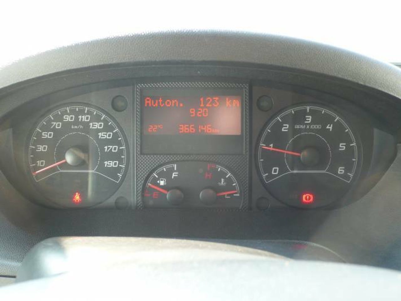 Peugeot Boxer FURGON 330 L1 H1 HDI 130 2.2  - Foto 19