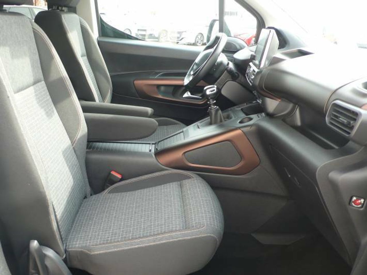 Peugeot Rifter GT BLUEHDI 130 S&S 6 VEL.  - Foto 29