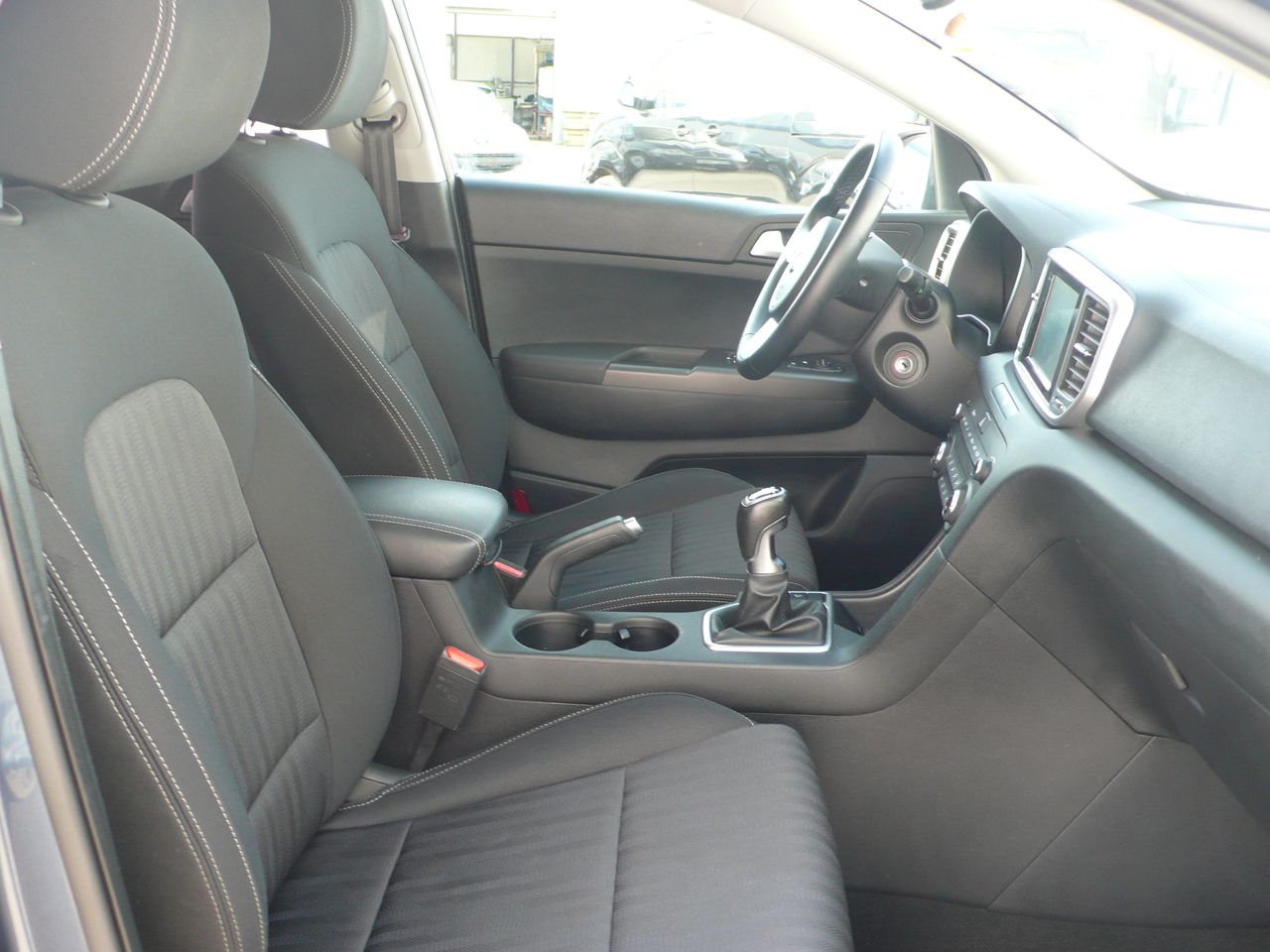 Kia Sportage 1.6 Drive Plus 2WD 6 vel. 132  - Foto 15