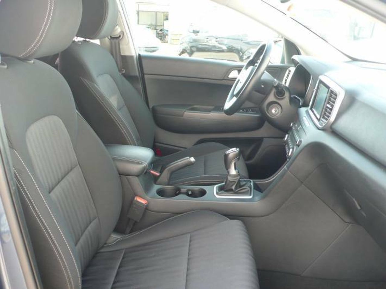Kia Sportage 1.6 Drive Plus 2WD 6 vel. 132  - Foto 15
