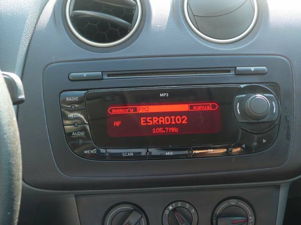 Seat Ibiza 1.6 TDI 90 copa REFERENCE  - Foto 15