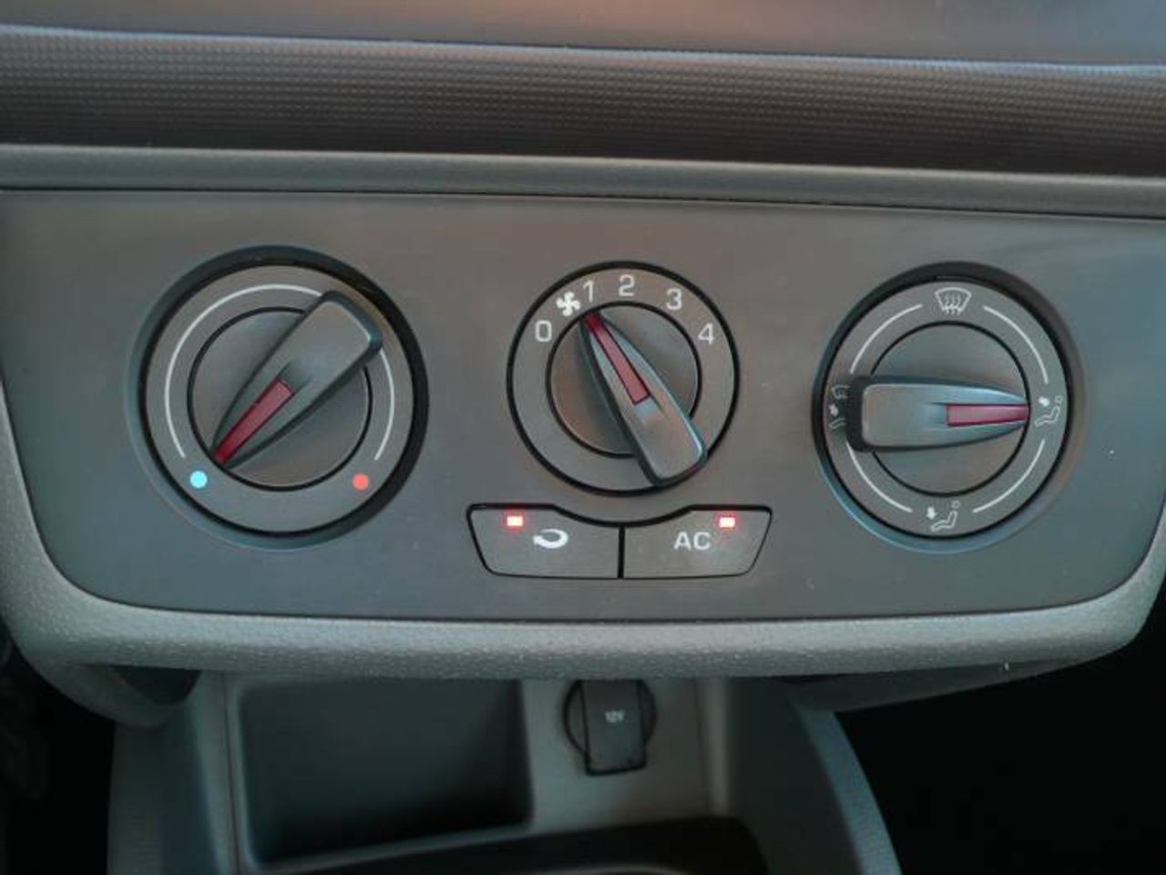 Seat Ibiza 1.6 TDI 90 copa REFERENCE  - Foto 16