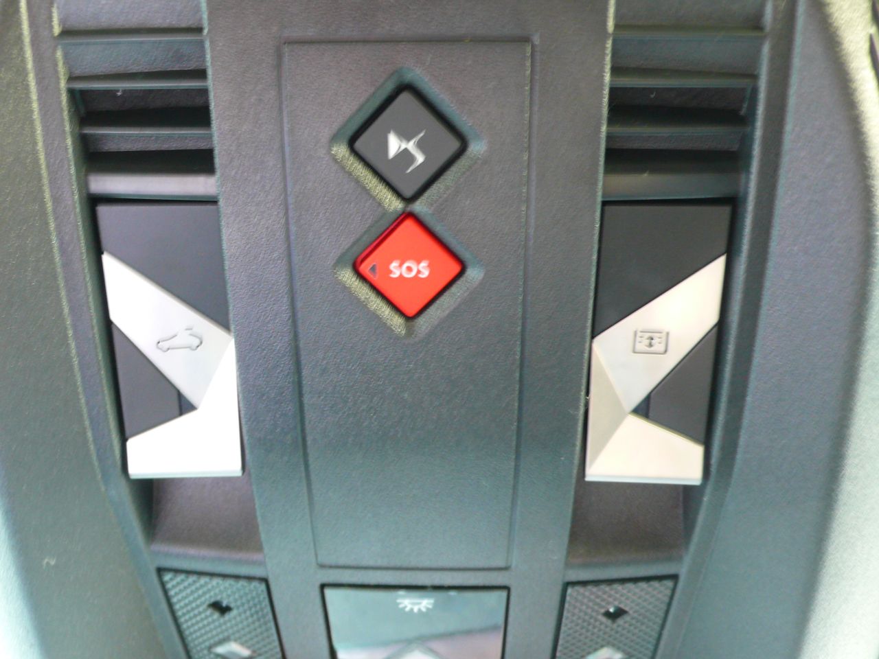 DS DS 7 BlueHDi 96kW (130CV) AT Bastille + 5P  - Foto 25