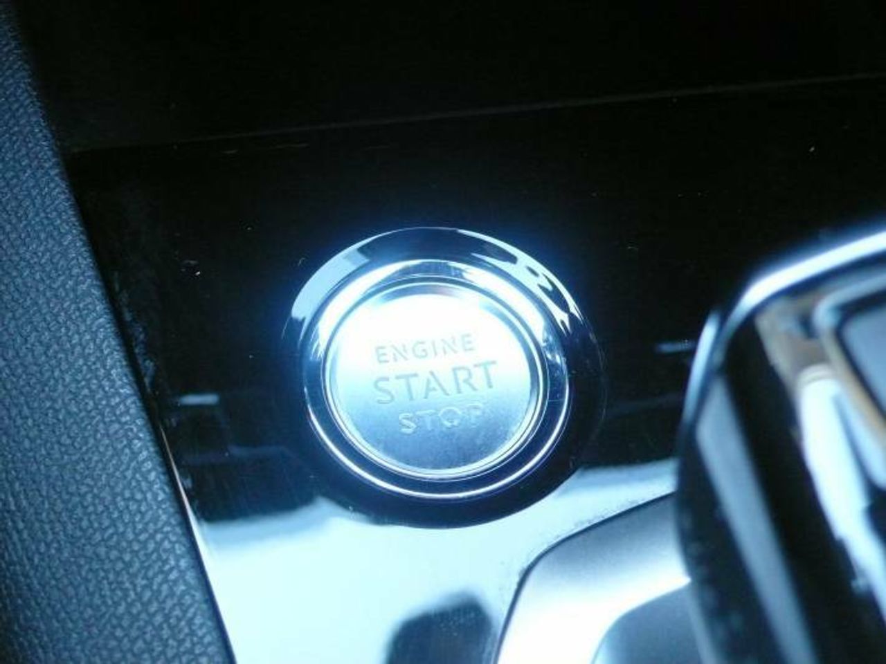 Peugeot 3008 Hybrid Hybrid 4 GT Pack 1.6 Plug-In 300CV AT8  - Foto 31