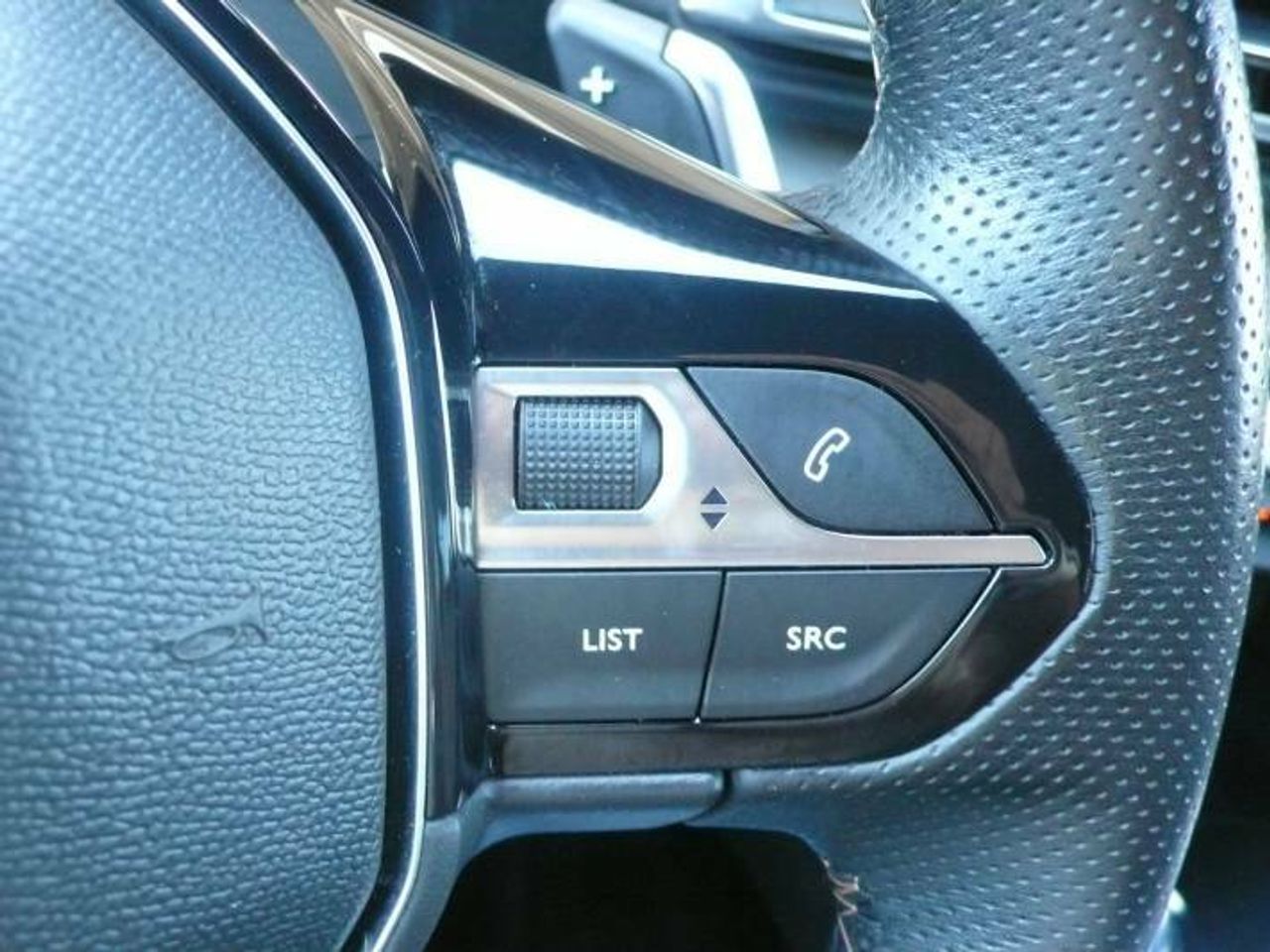 Peugeot 3008 Hybrid Hybrid 4 GT Pack 1.6 Plug-In 300CV AT8  - Foto 38