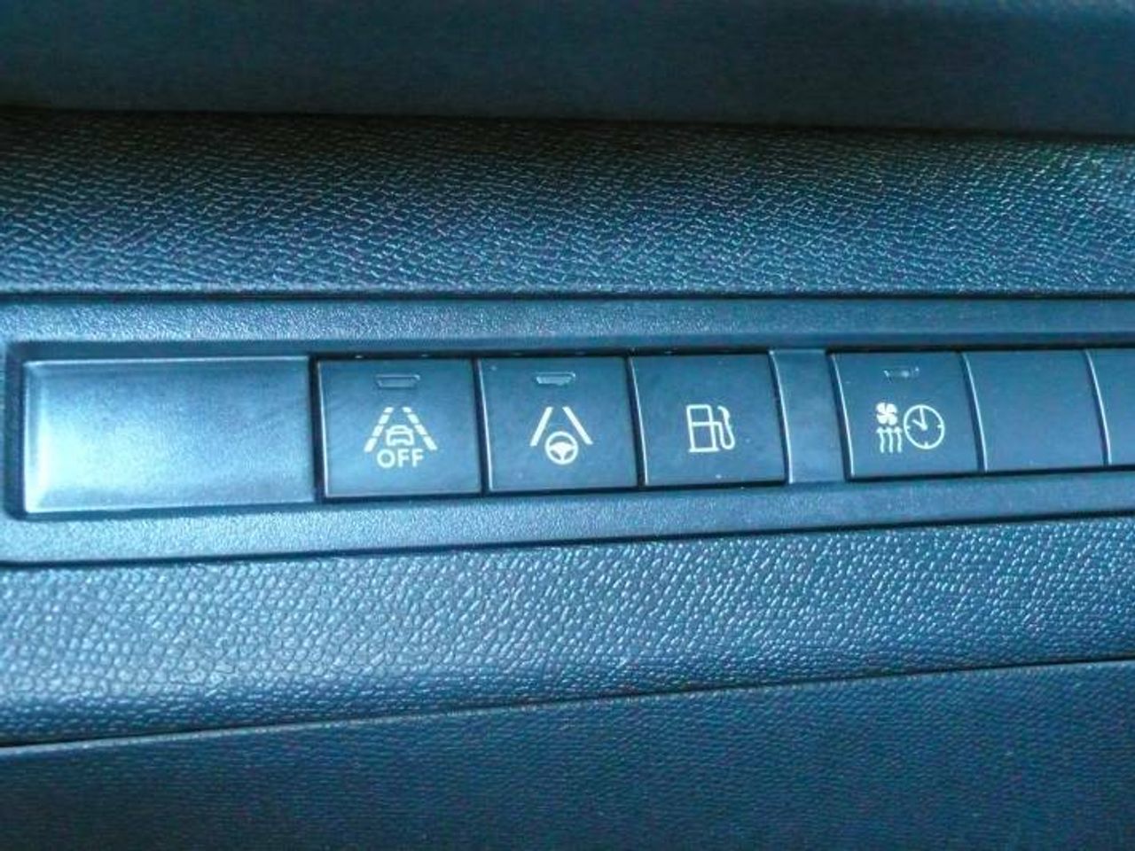 Peugeot 3008 Hybrid Hybrid 4 GT Pack 1.6 Plug-In 300CV AT8  - Foto 44