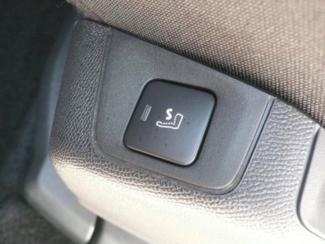 Peugeot 3008 Hybrid Hybrid 4 GT Pack 1.6 Plug-In 300CV AT8  - Foto 11