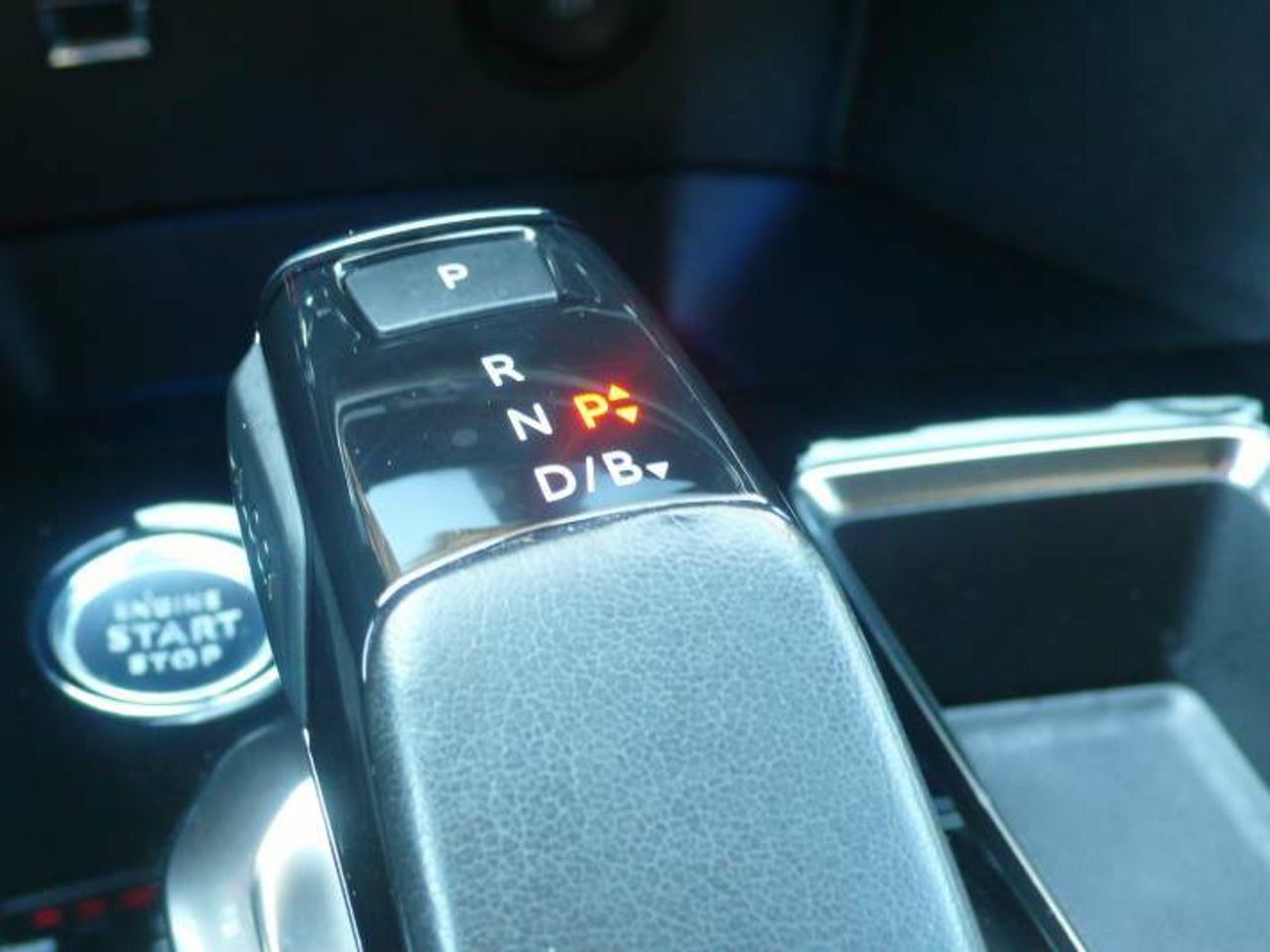 Peugeot 3008 Hybrid Hybrid 4 GT Pack 1.6 Plug-In 300CV AT8  - Foto 33