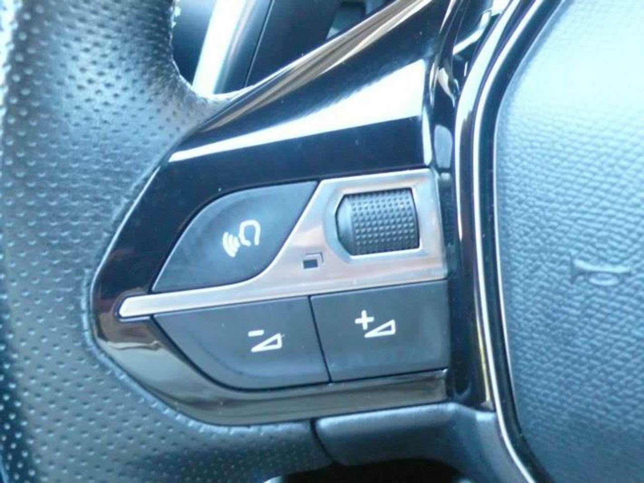 Peugeot 3008 Hybrid Hybrid 4 GT Pack 1.6 Plug-In 300CV AT8  - Foto 42