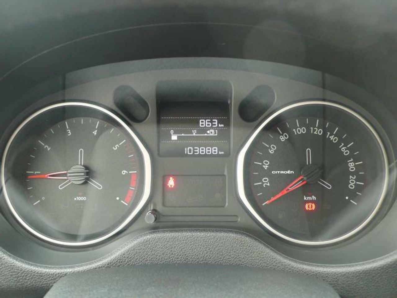 Citroën C-Elysée 1.6BLUEHDI SHINE 100  - Foto 29