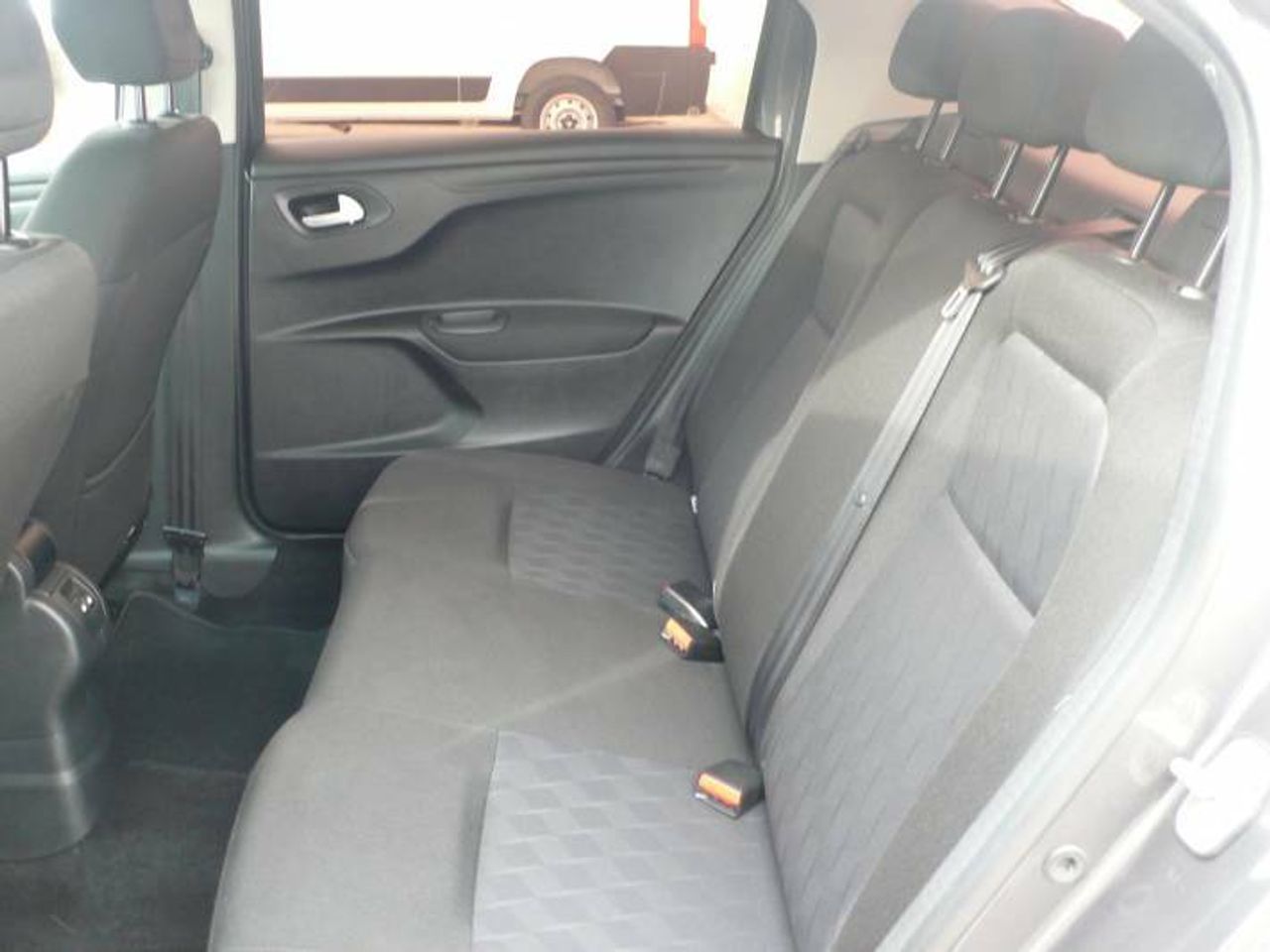 Citroën C-Elysée 1.6BLUEHDI SHINE 100  - Foto 10