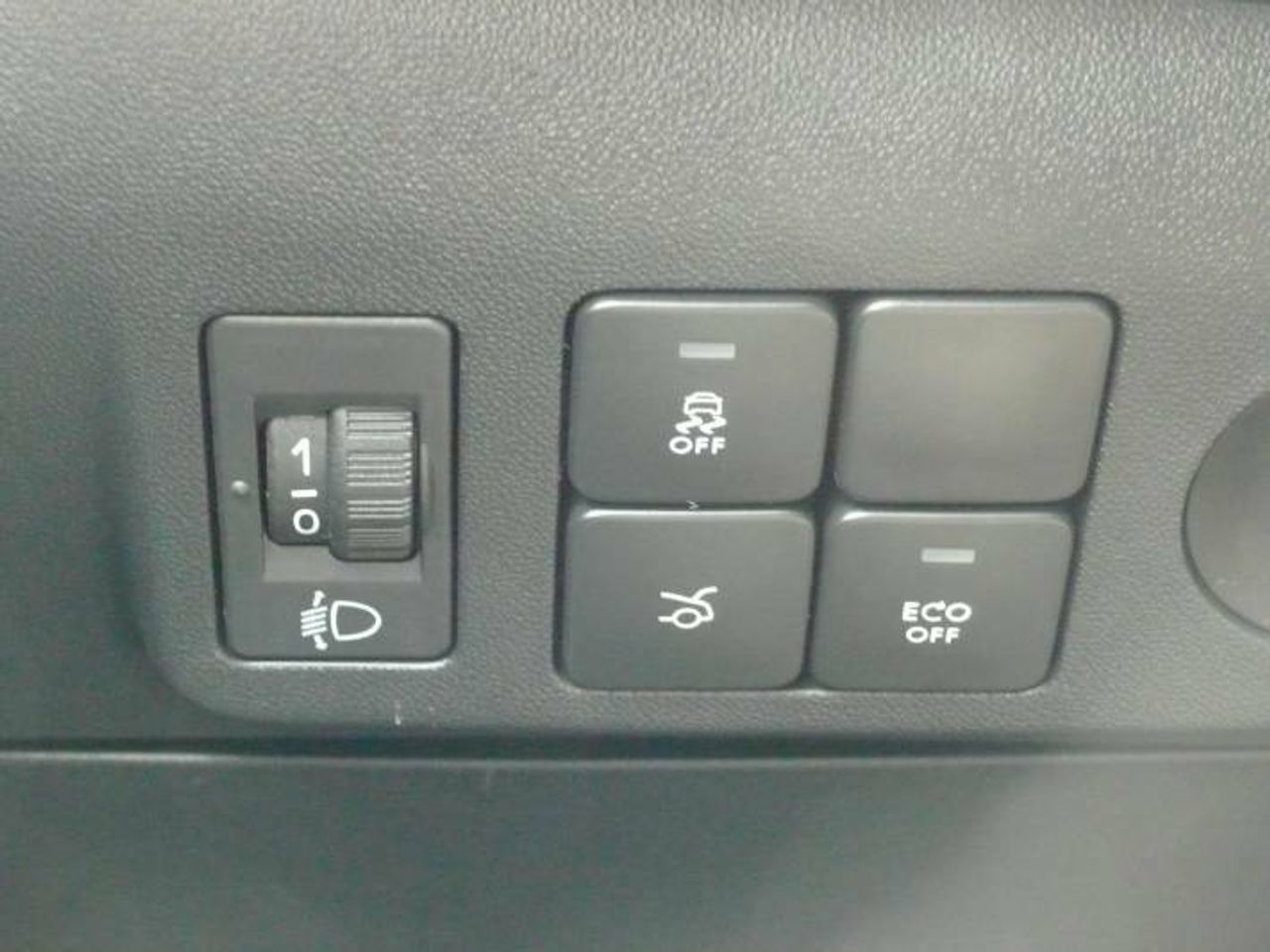 Citroën C-Elysée 1.6BLUEHDI SHINE 100  - Foto 33