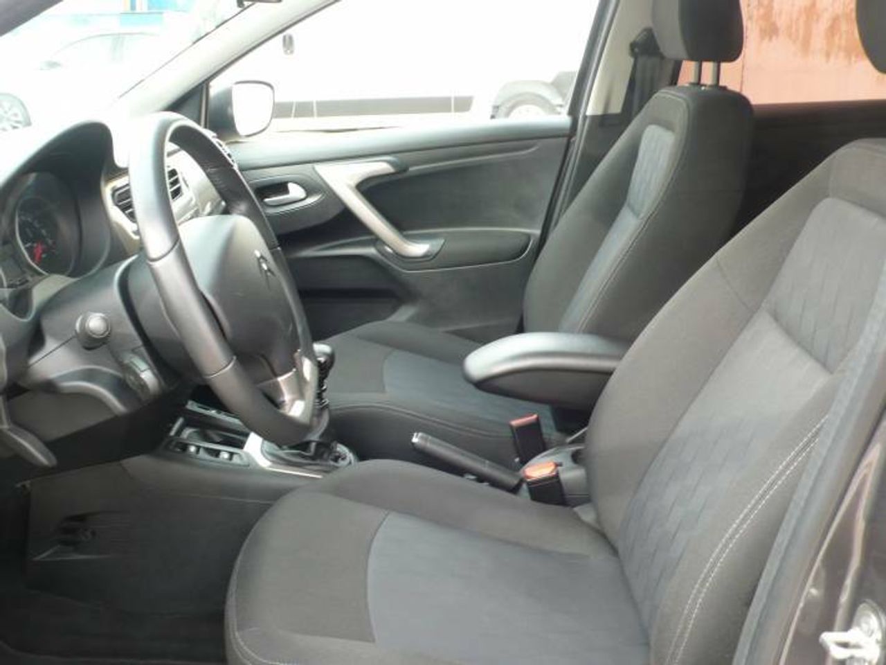 Citroën C-Elysée 1.6BLUEHDI SHINE 100  - Foto 9