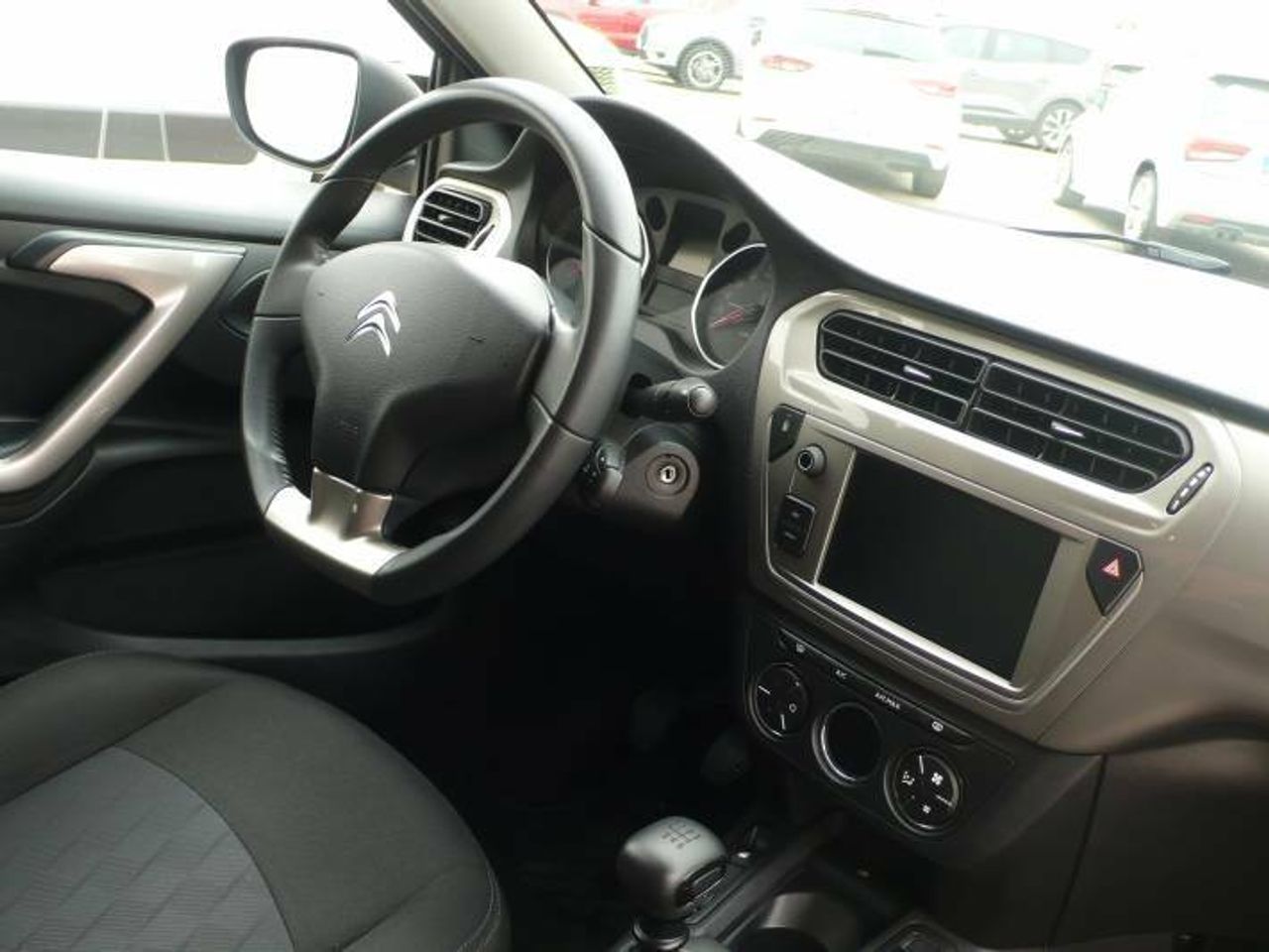 Citroën C-Elysée 1.6BLUEHDI SHINE 100  - Foto 17