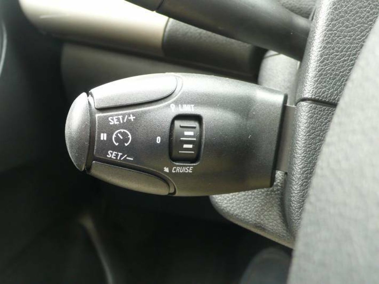 Citroën C-Elysée 1.6BLUEHDI SHINE 100  - Foto 31