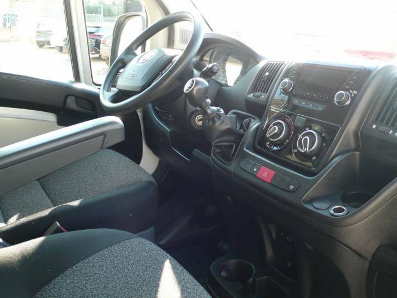 Fiat Ducato 35 L3H2 2.3 (140cv) VGT SCR Euro 6d-temp 4 Puertas  - Foto 15