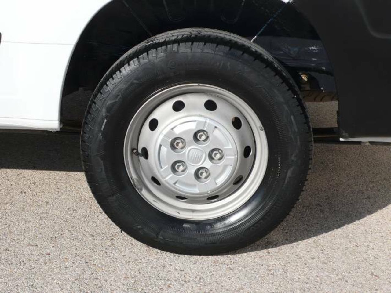 Fiat Ducato 35 L3H2 2.3 (140cv) VGT SCR Euro 6d-temp 4 Puertas  - Foto 27