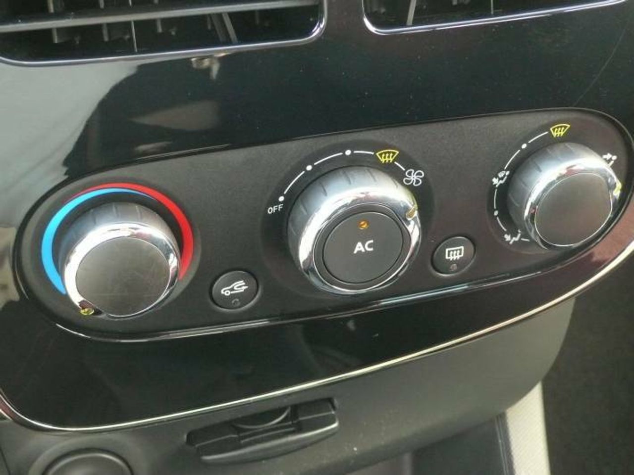 Renault Clio 1.5 DCI  eco2 S&S ENERGY DYNAMIQUE  - Foto 18
