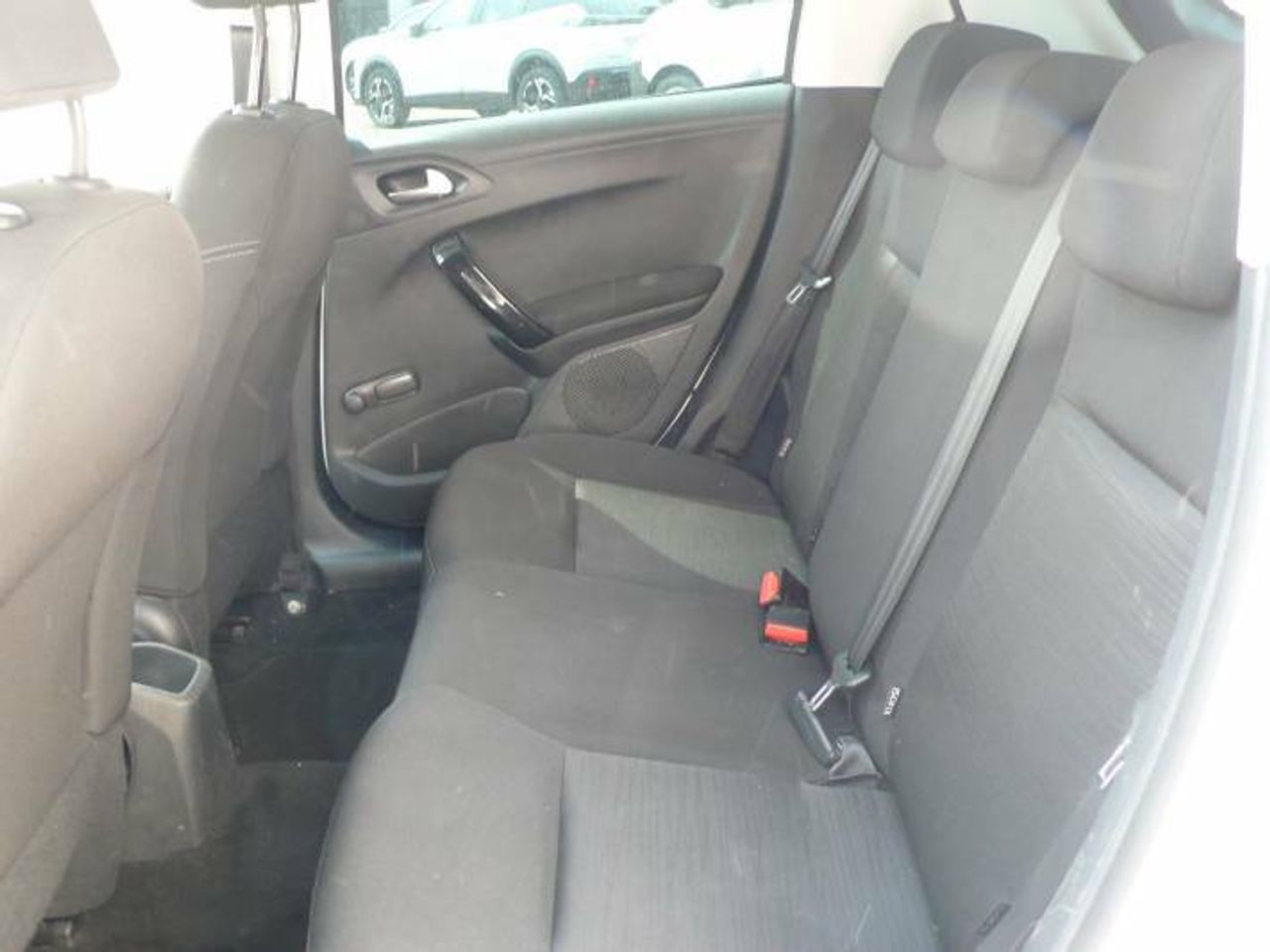 Peugeot 208 1.4HDi BUSINESS LINE 68cv  - Foto 10