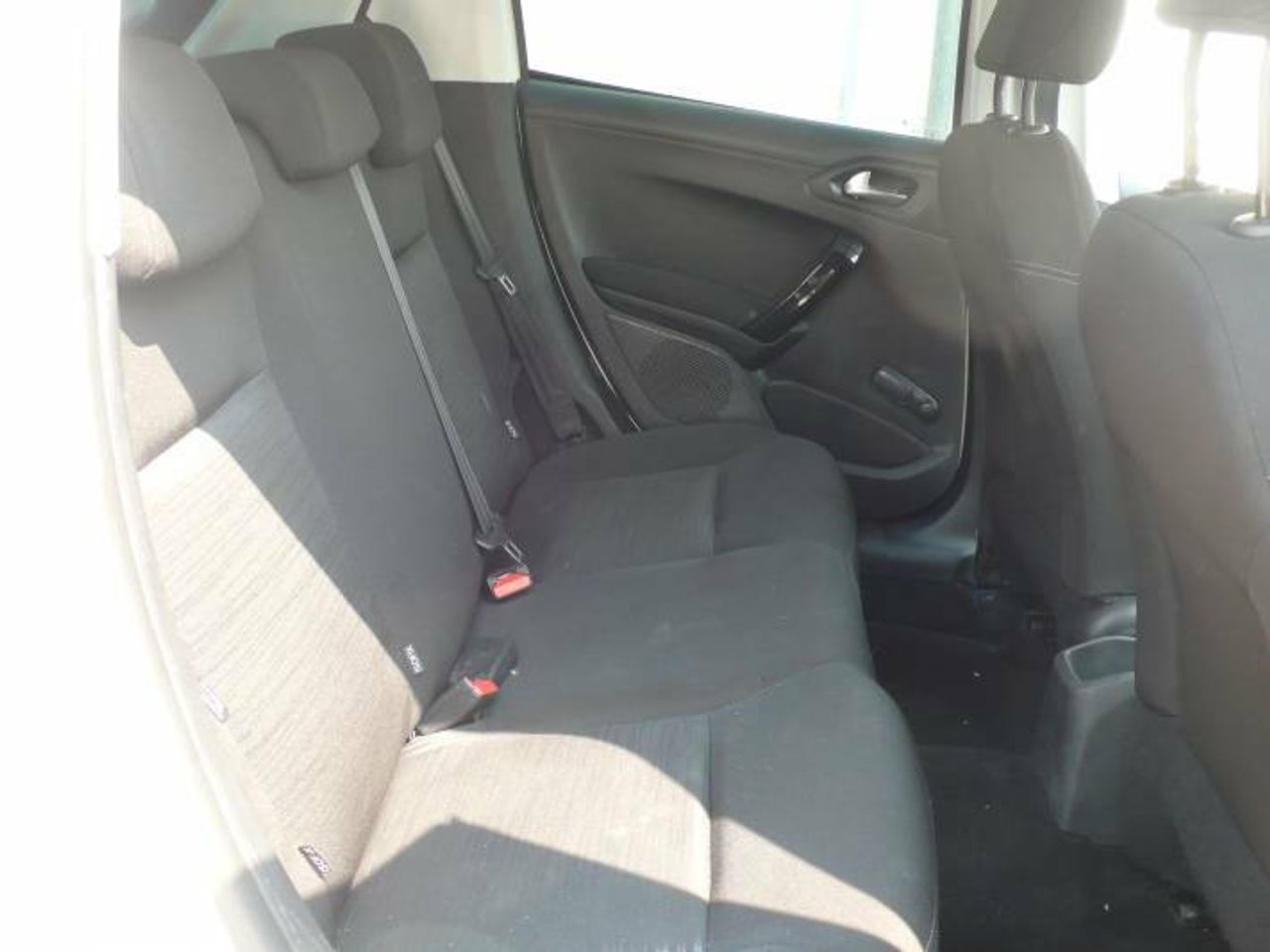 Peugeot 208 1.4HDi BUSINESS LINE 68cv  - Foto 12