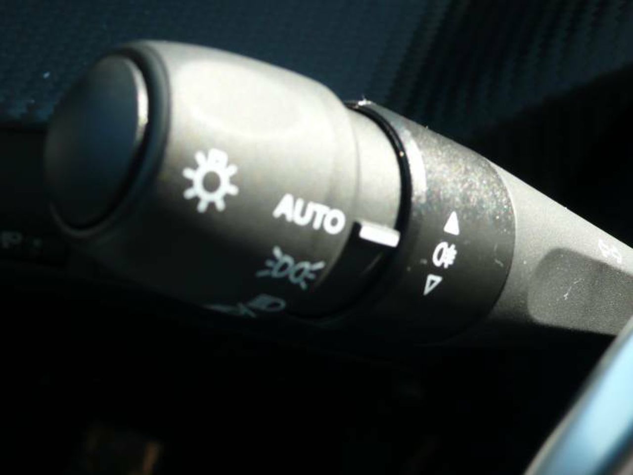 Peugeot 208 N208 5P Allure HYBRID 100 eDCS6  - Foto 12