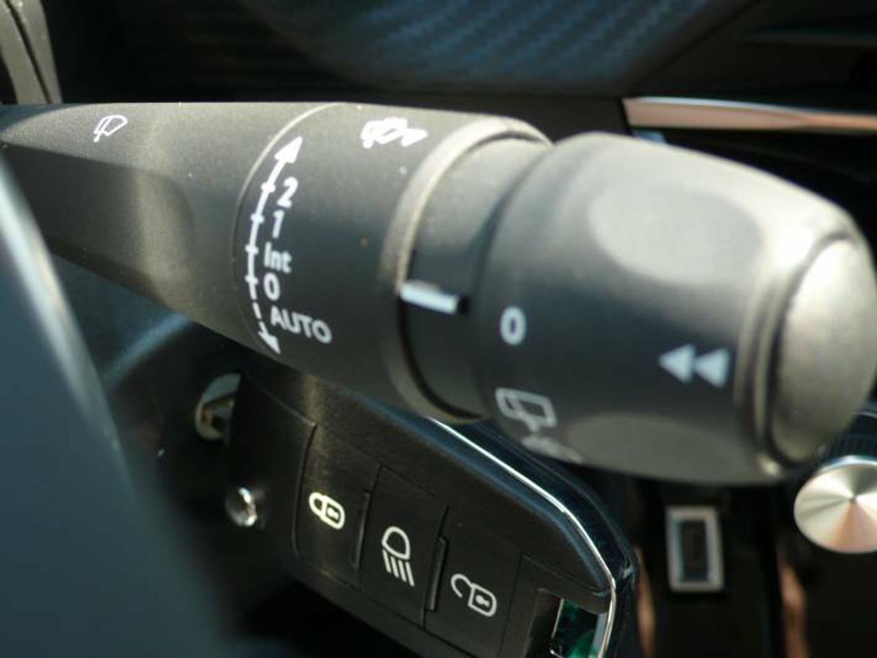 Peugeot 208 N208 5P Allure HYBRID 100 eDCS6  - Foto 15