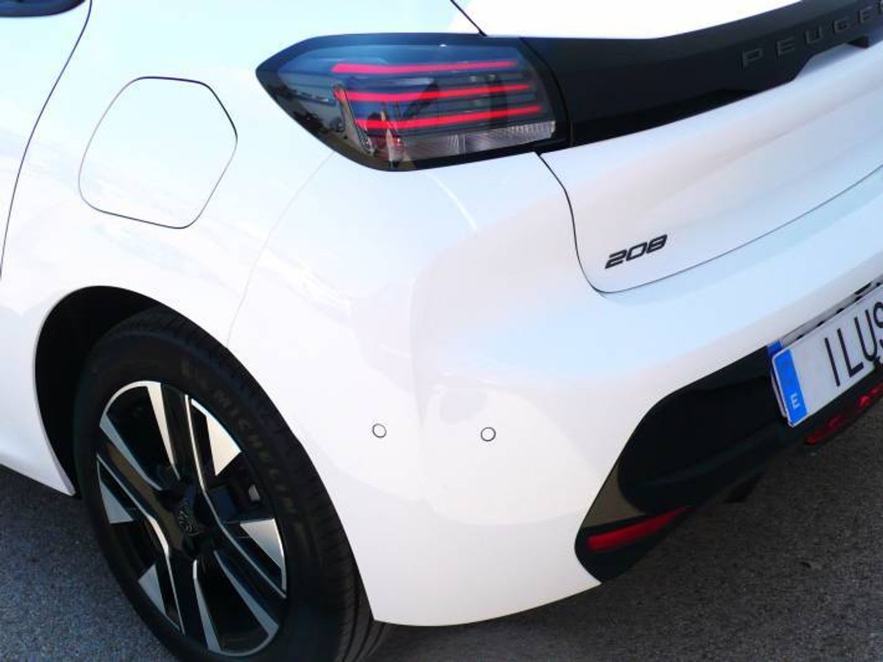 Peugeot 208 N208 5P Allure HYBRID 100 eDCS6  - Foto 34