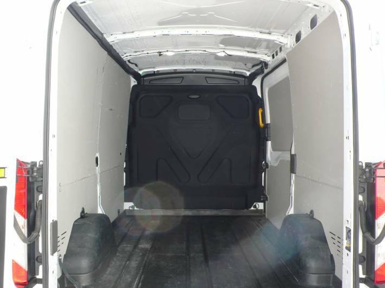 Ford Transit TRANSIT 310 96KW L2H2 VAN TREND  - Foto 10