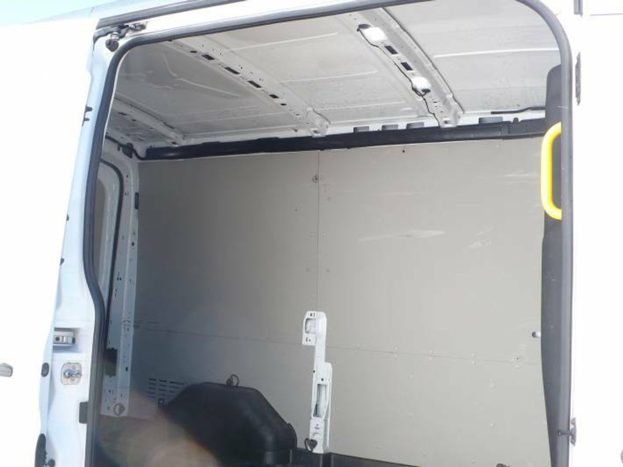 Ford Transit TRANSIT 310 96KW L2H2 VAN TREND  - Foto 11