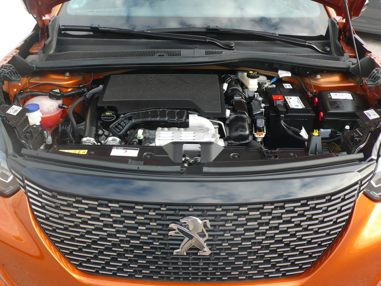 Peugeot 2008 1.2 Allure Pack 130 EAT8  - Foto 39