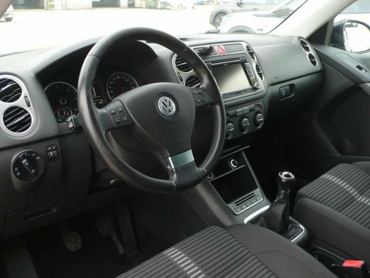 Volkswagen Tiguan 2.0 TDI ADVANCE 4 MOTION 140  - Foto 3