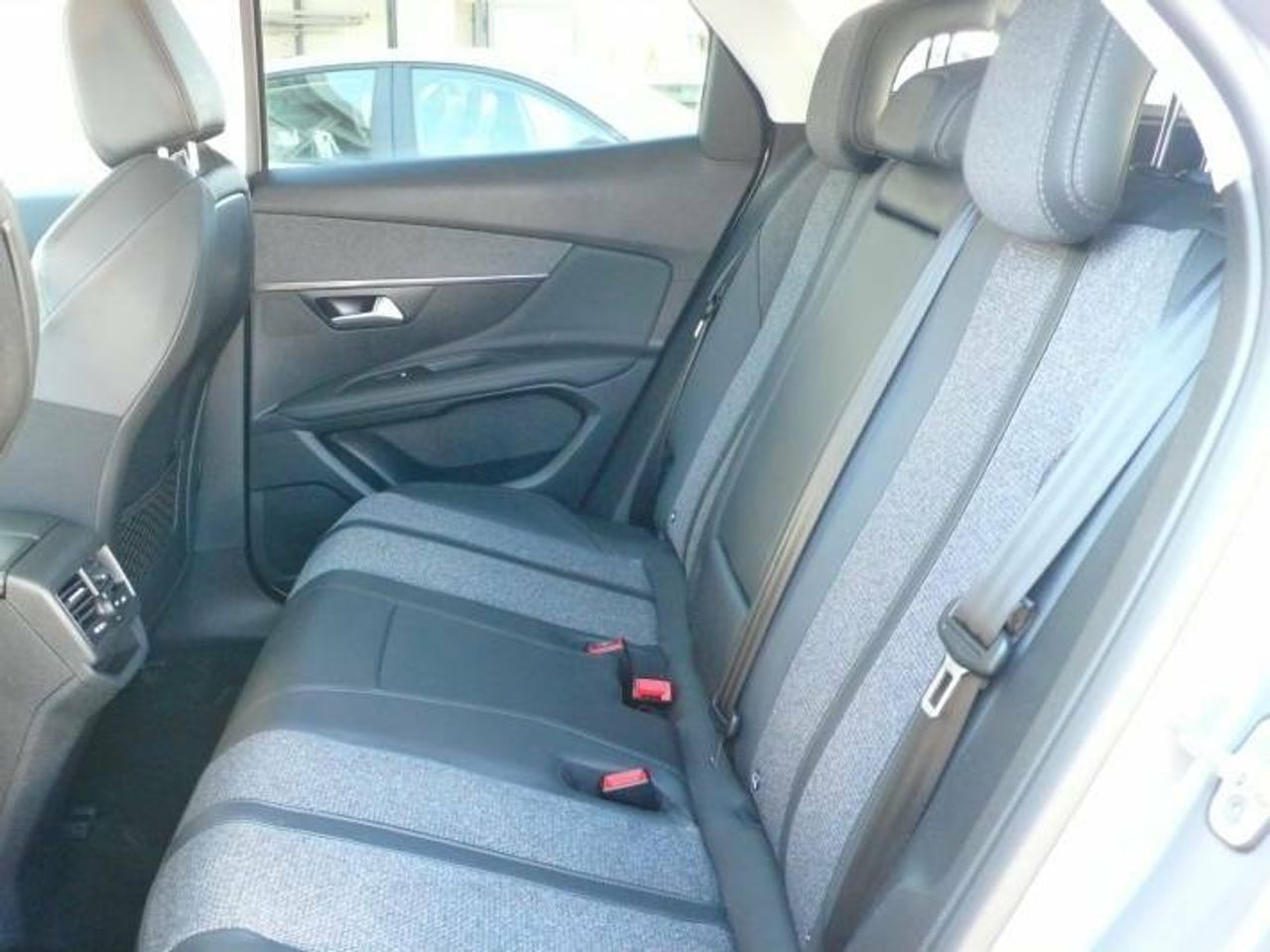 Peugeot 3008 1.6 HYBRID 225 Allure Aut.  - Foto 10