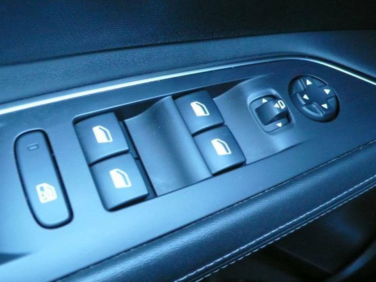 Peugeot 3008 1.6 HYBRID 225 Allure Aut.  - Foto 40