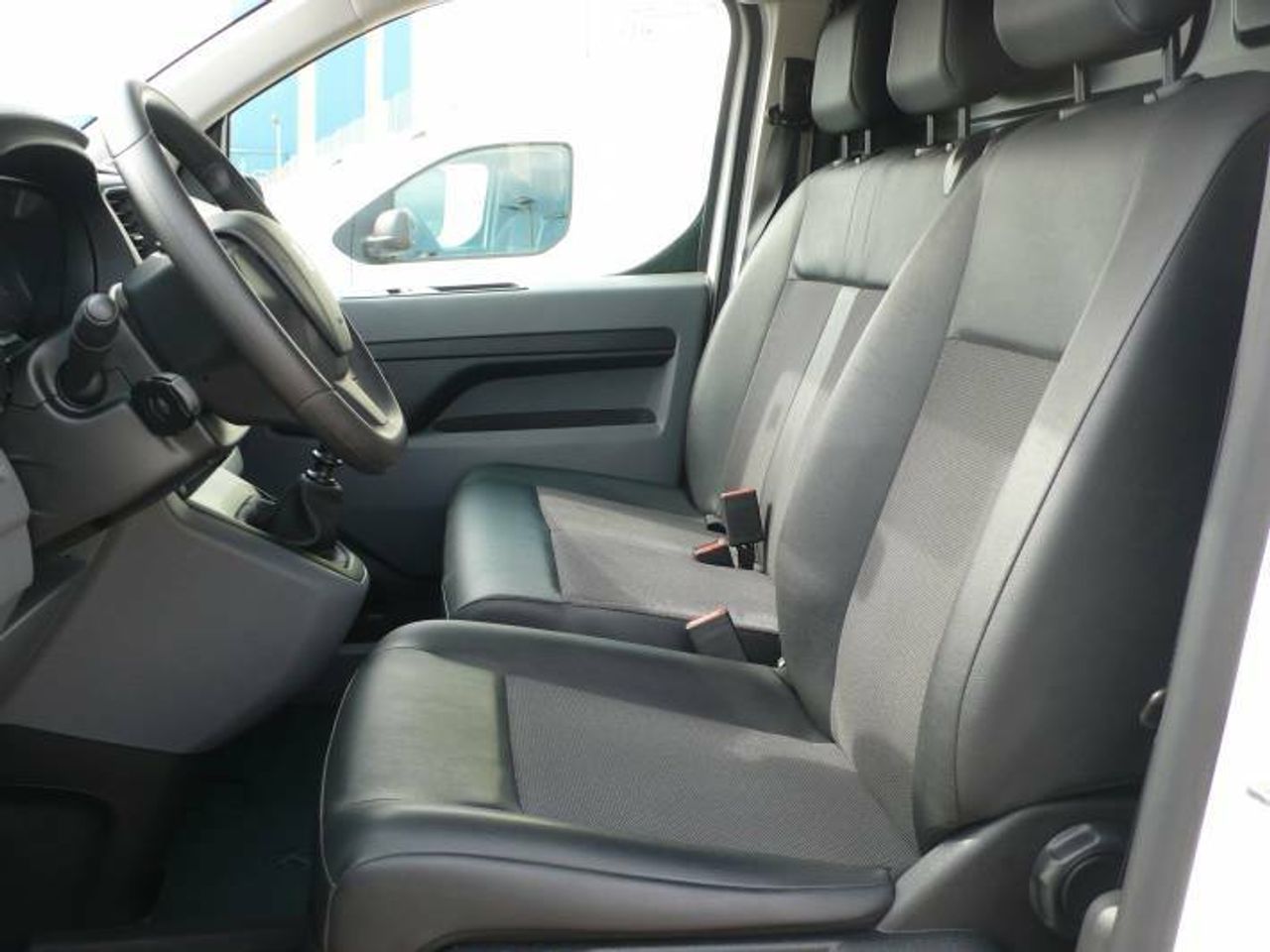 Peugeot Expert PREMIUM ESTANDAR 1.5 100 CV MT6  - Foto 11