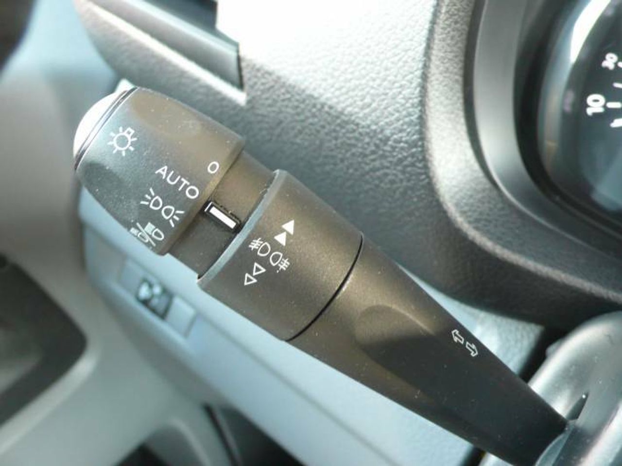 Peugeot Expert PREMIUM ESTANDAR 1.5 100 CV MT6  - Foto 25