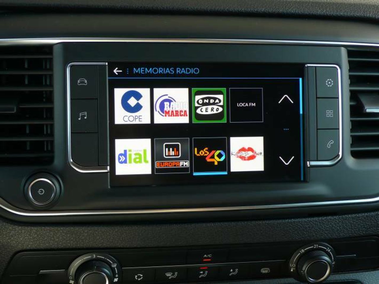 Peugeot Expert PREMIUM ESTANDAR 1.5 100 CV MT6  - Foto 14