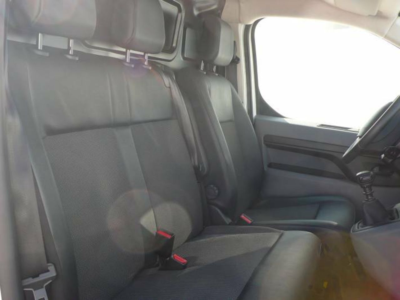 Peugeot Expert PREMIUM ESTANDAR 1.5 100 CV MT6  - Foto 9